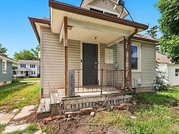 5th image of 4013 Hoagland Ave