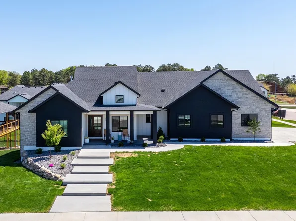 500 N Corsair Cir, Sioux Falls, SD 57110