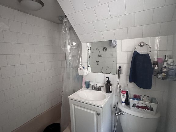 5th image of 131 Pearl St #1F