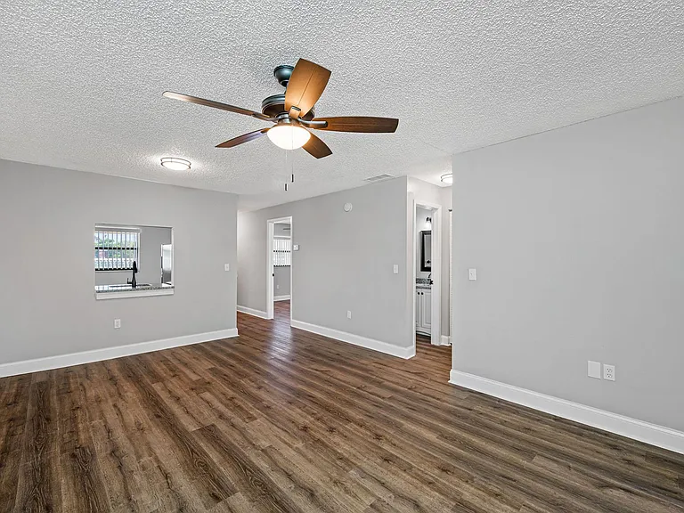 Armature Lake Apartments — Photo 27