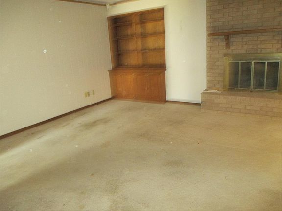 5th image of 4610 NW Meadowbrook Dr