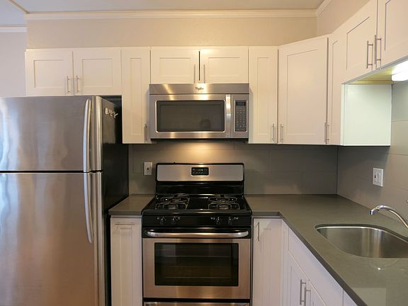 3rd image of 1448-1450 Bush St #4B