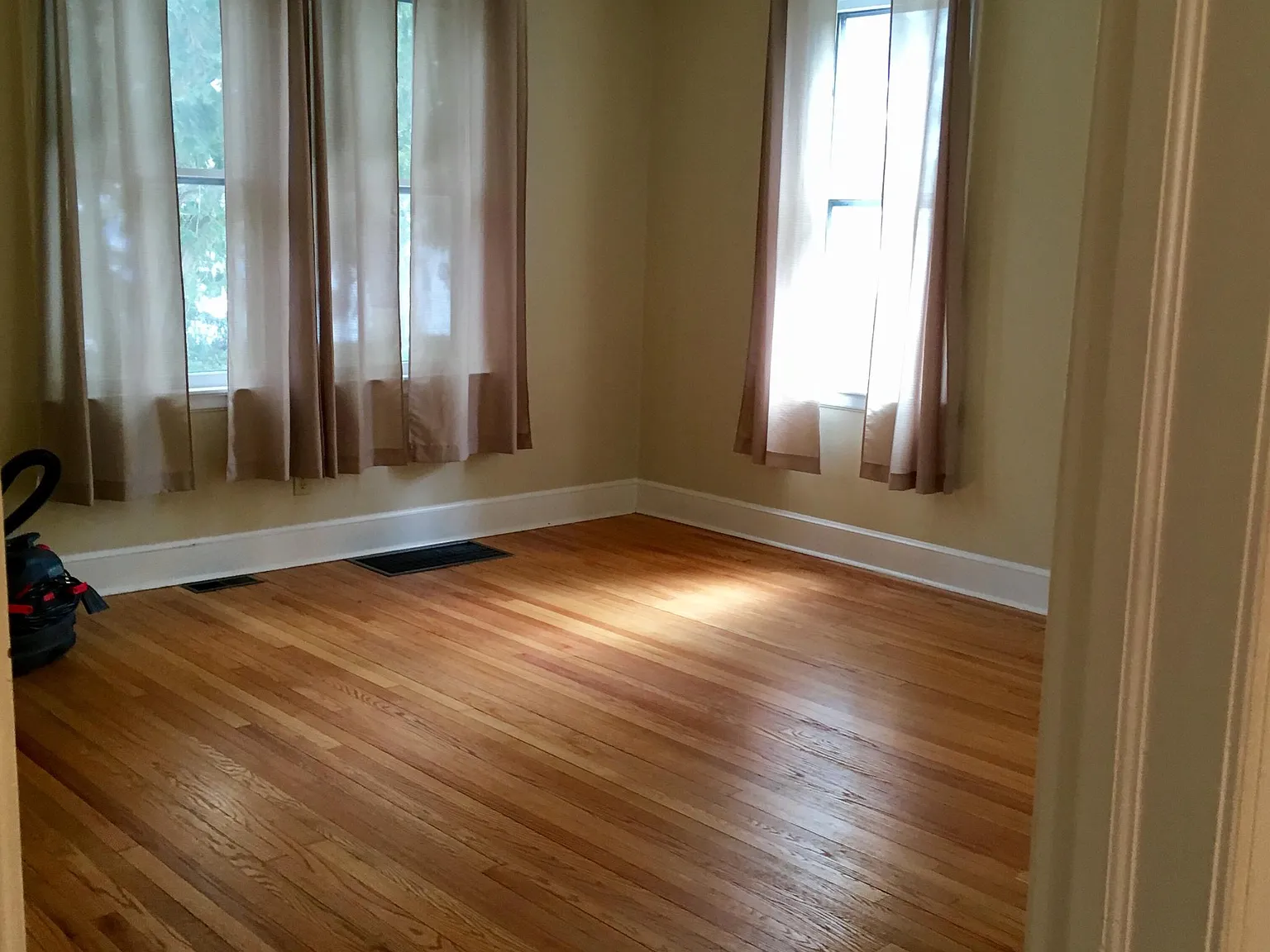419 W Bloomfield St — Photo 4