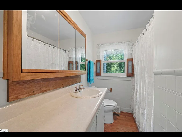 39 Mayfair Ln — Photo 12
