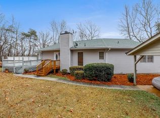 9945 Kings Rd, Gainesville, GA 30506