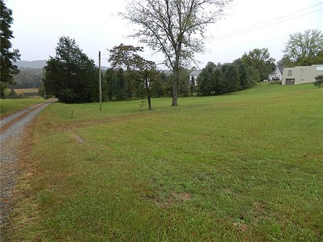 2nd image of 532 Lower Creek Dr NE