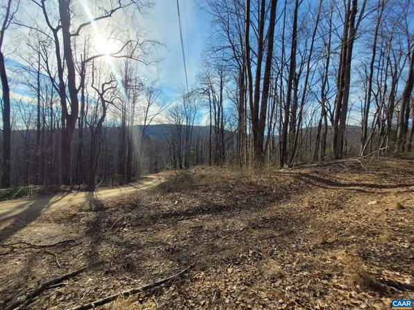 15 Windy Knoll Ln, Stanardsville, VA 22973