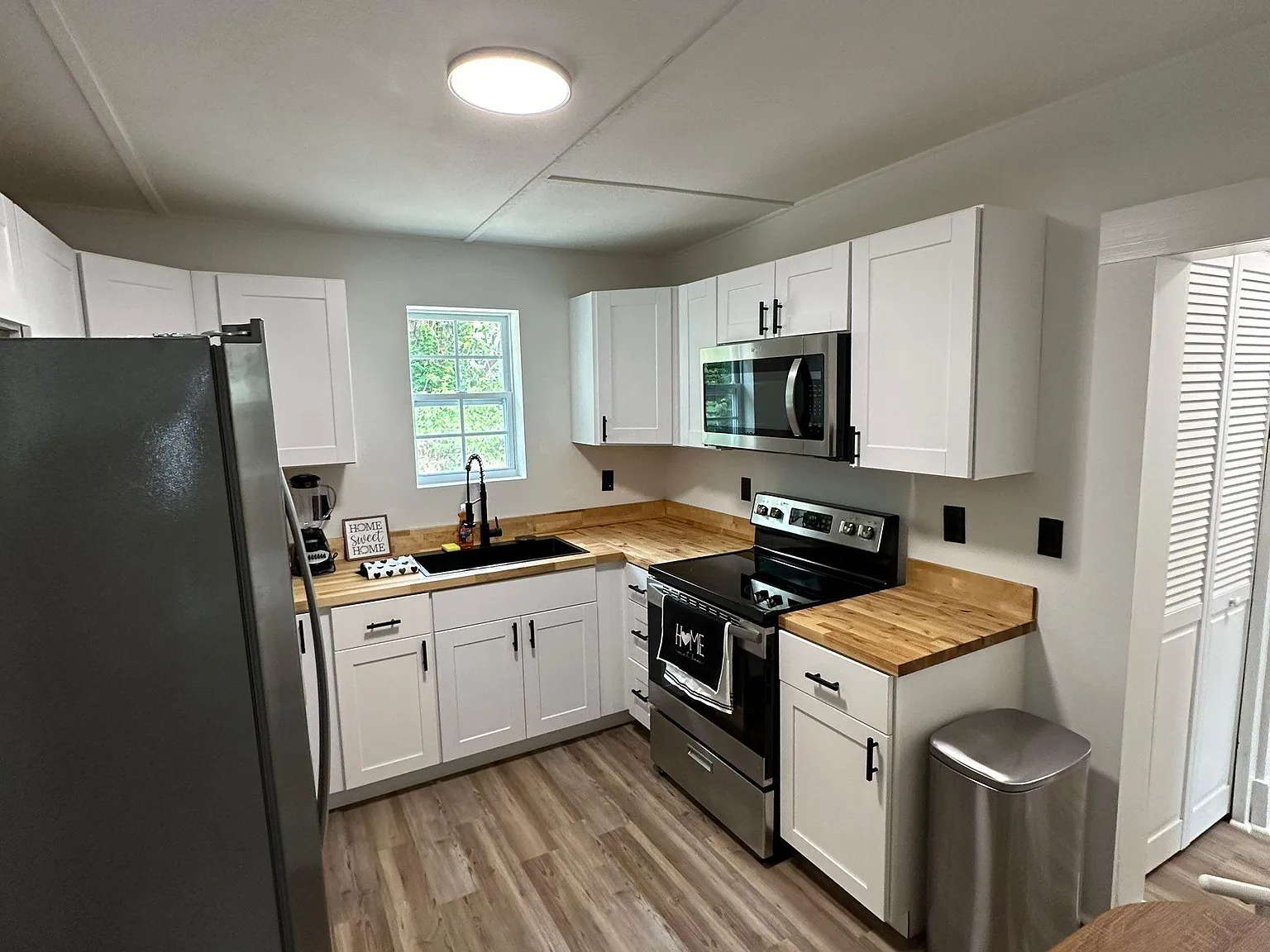 4 bed, 2.0 bath, 1038 sqft, $832 — Photo 4