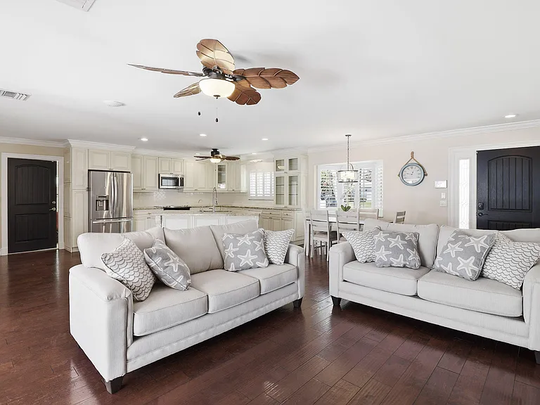 16 Leeward Cir — Photo 32