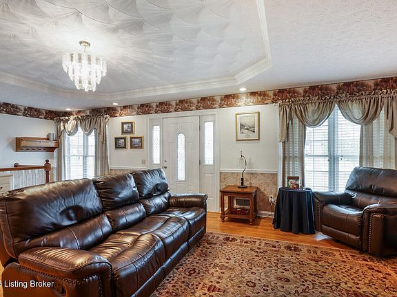 5th image of 1001 Riverbrooke Dr