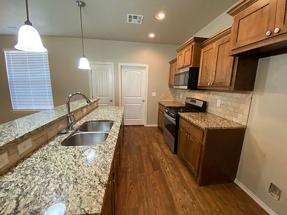 5th image of 12113 Stockdale Pl