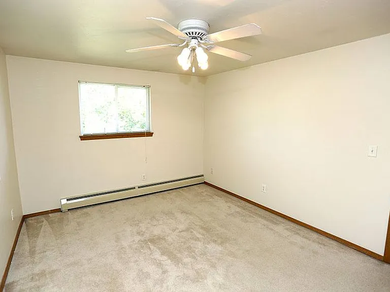 BREEZEWOOD APARTMENTS — Photo 16