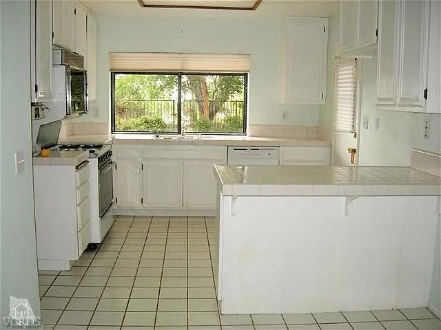 523 N Park Springs Ct — Photo 1