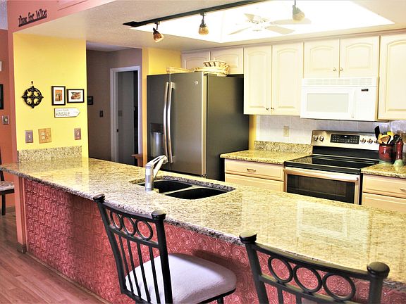 5th image of 8048 E Flossmoor Ave