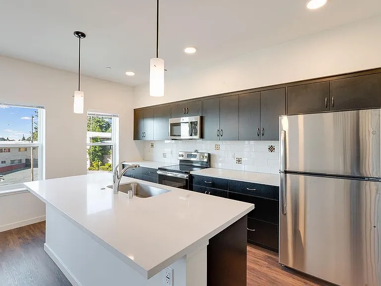4690 Tompkins Ave — Photo 9