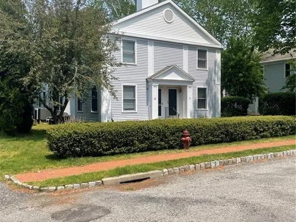 153 High St APT 9, Westerly, RI 02891