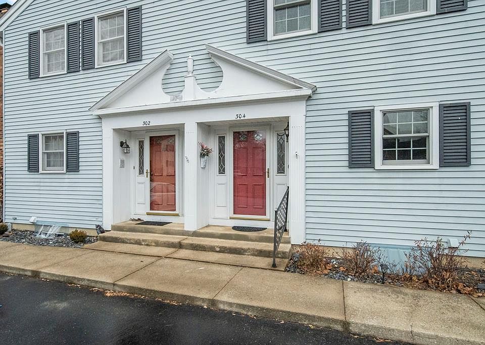 1st image of 304 Constitution Dr