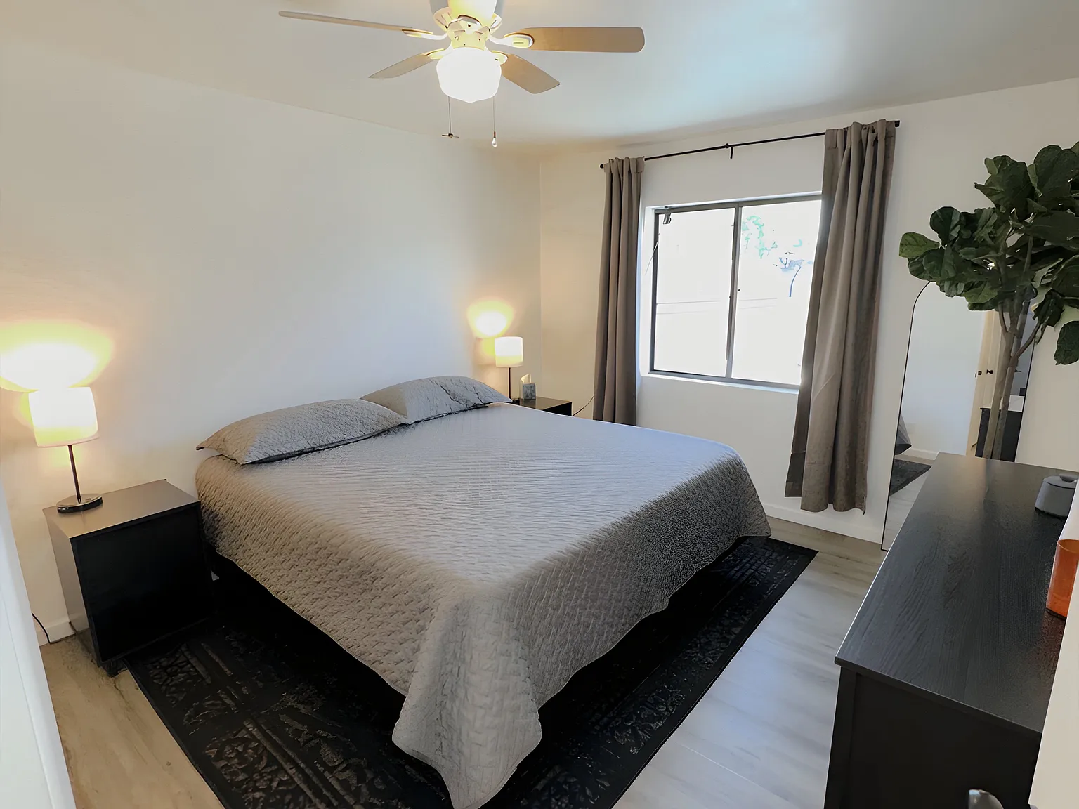 2 bed, 1000 sqft, $2,299 — Photo 4