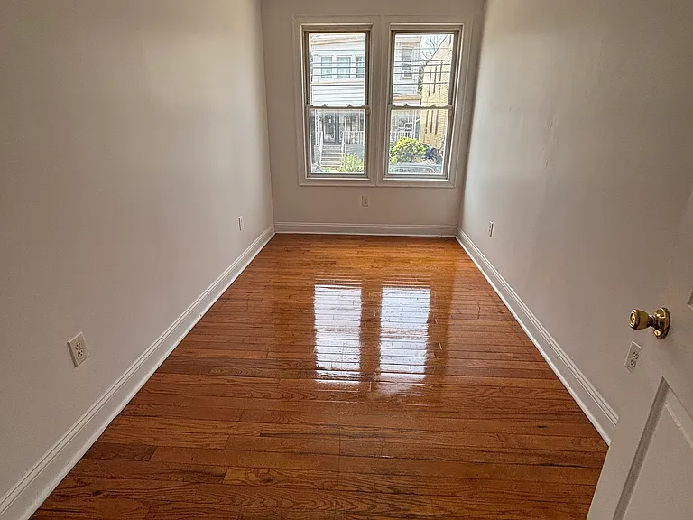 92 Woodlawn Ave #1 — Photo 6