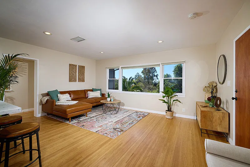 2 bed, 1.0 bath, 900 sqft, $2,900 — Photo 4