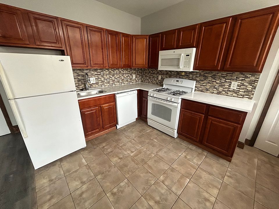 1st image of 5101-21 Walnut St #B300
