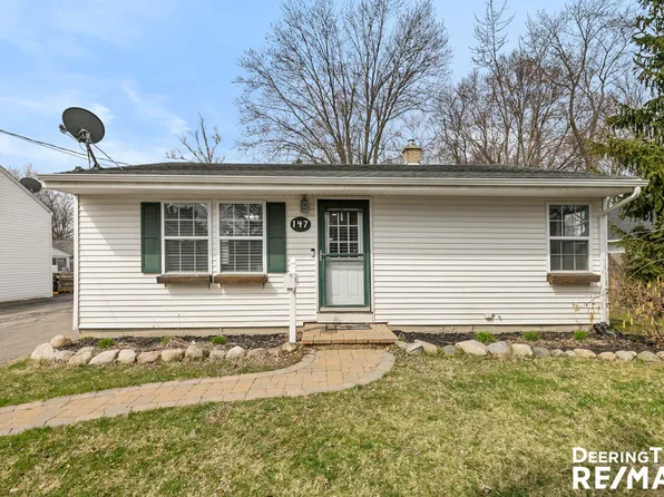 147 Cherry St, Sparta, MI 49345