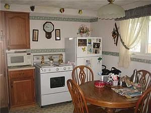 5th image of 85 Keever Ave