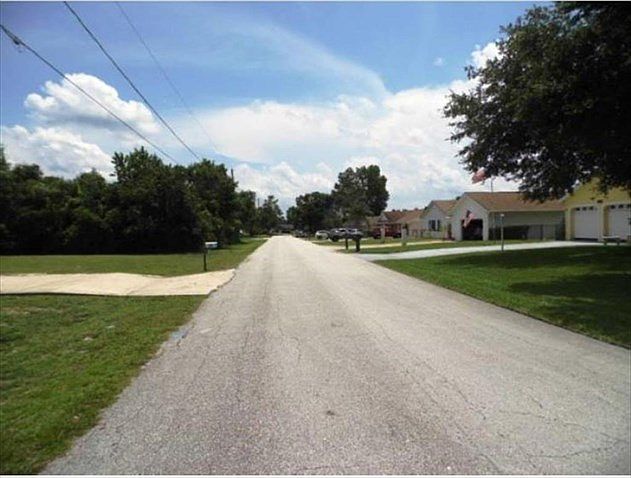 2nd image of 1017 Hemingway Dr