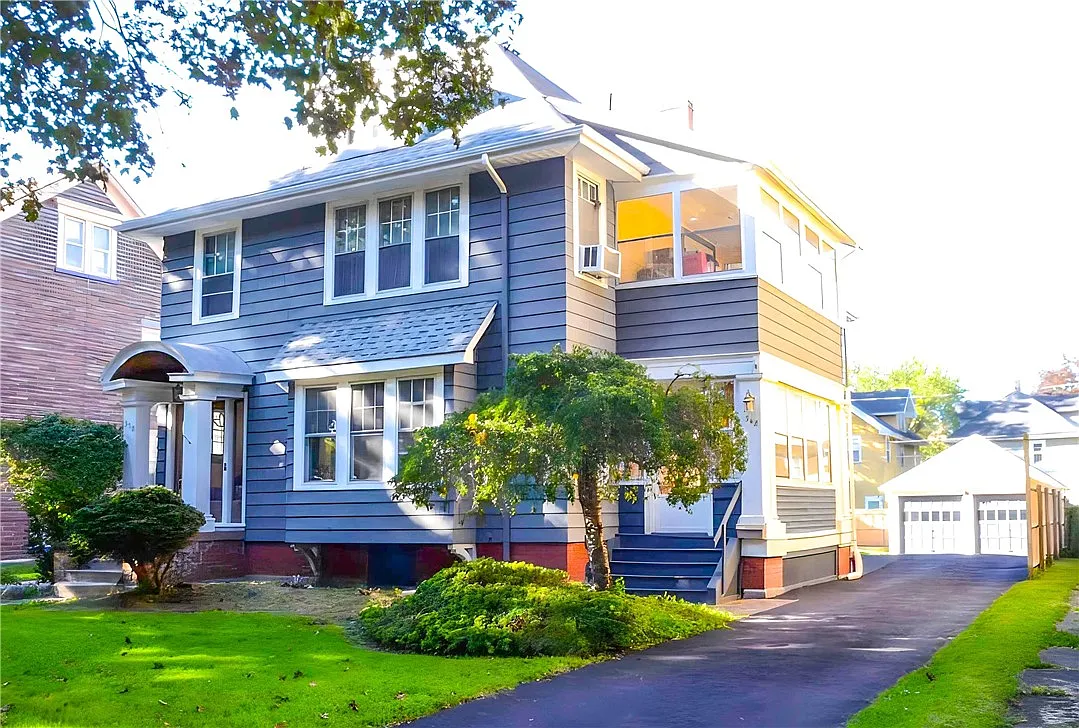 2 bed, 1.0 bath, 2732 sqft, $1,750 — Photo 1
