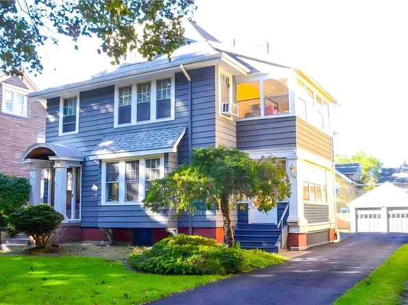 348 Seneca Pkwy, Rochester, NY 14613