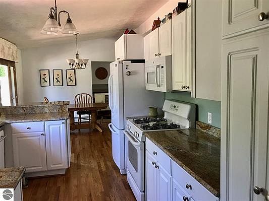 3rd image of 3986 Sandia Ct