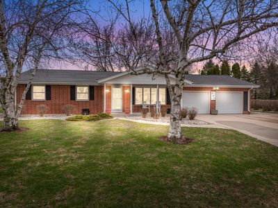 307 Summit DRIVE, Fredonia, WI, 53021