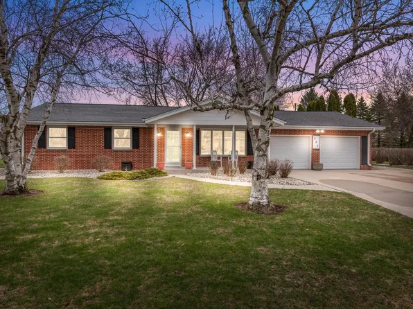 307 Summit DRIVE, Fredonia, WI 53021