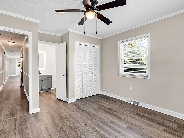 1354 Rogers Rd — Photo 39