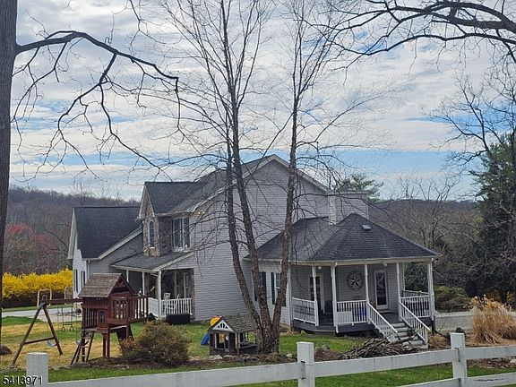 3rd image of 115 Mount Lebanon Rd