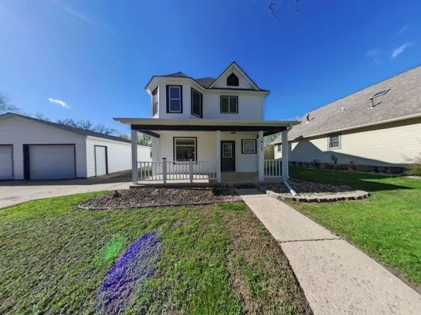 1017 Pine St, Dawson, MN 56232
