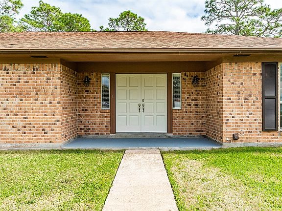 4th image of 12202 Marion Ln