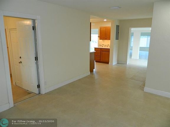 4th image of 436 NE 25th Ave