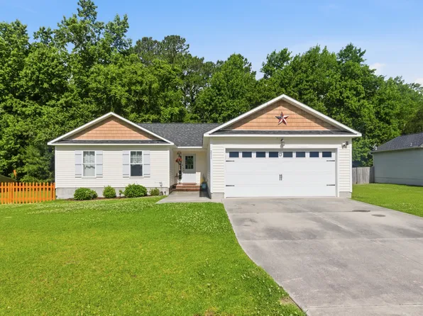 211 N Windy Ridge Rd, Hubert, NC 28539
