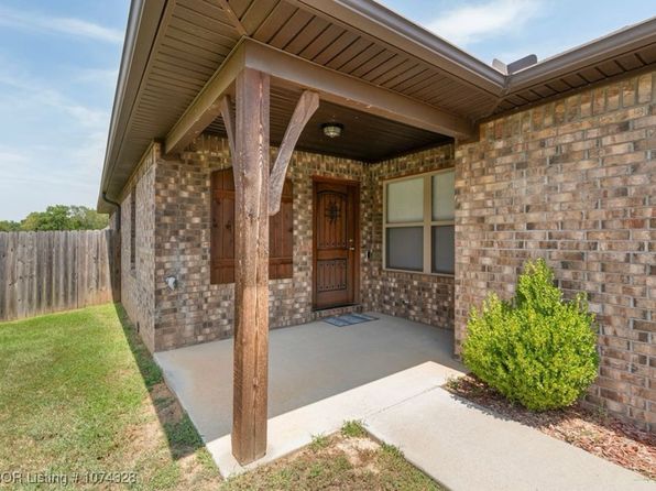 1323 Springhill Rd #A, Barling, AR 72923