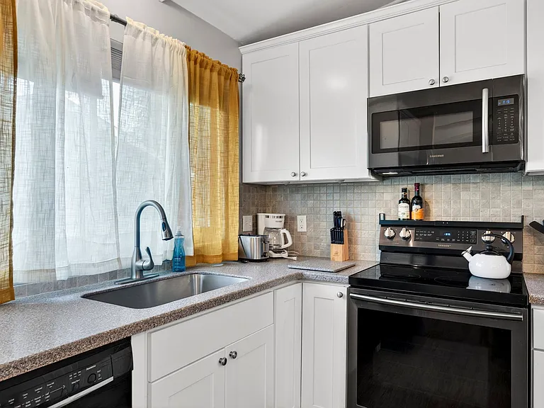 2335 Hempline Ct — Photo 13