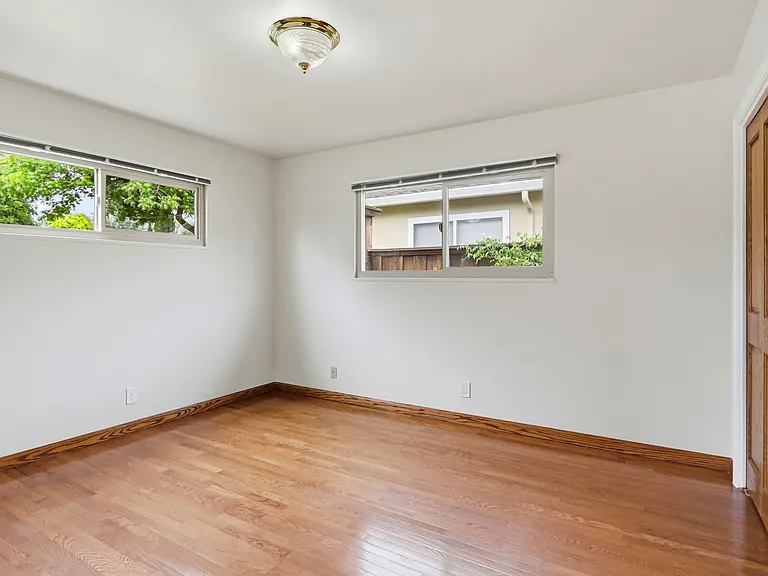 927 Lorne Way — Photo 26
