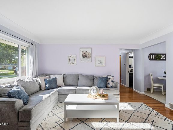 3rd image of 6051 E Benalex Dr
