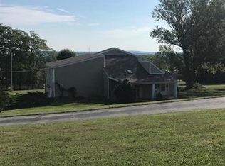 45 Mountain Ln, Vine Grove, KY 40175