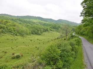 100 Rich Hollow Rd, Lewisburg, WV 24901