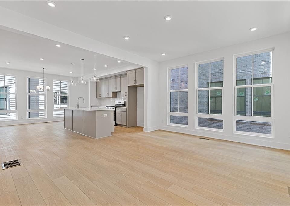 1st image of 1767 Beckham Pl NE #54