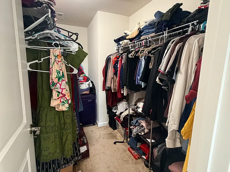Master bath walkin closet