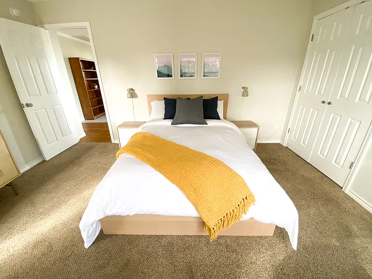 Upstair Bedroom #2 w/ study nook