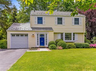 18 Winthrop Rd, Port Washington, NY 11050