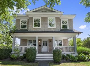 44 Pulaski St, Southampton, NY 11968